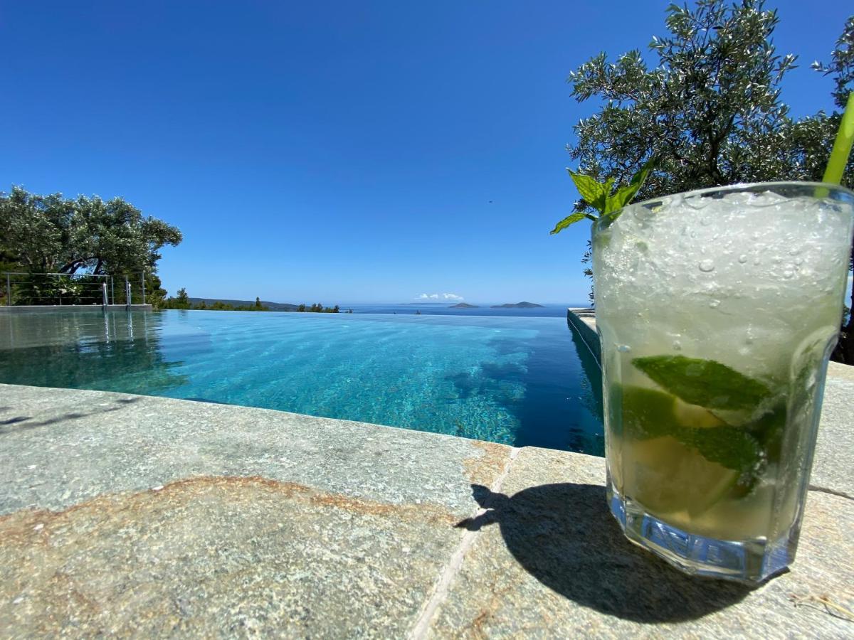 The Infinity 180 Luxury Suites Milia Екстериор снимка