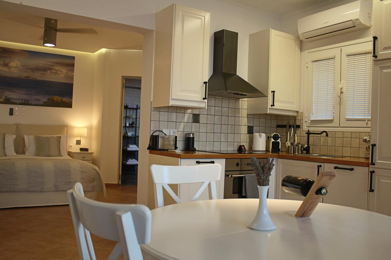 The Infinity 180 Luxury Suites Milia Екстериор снимка