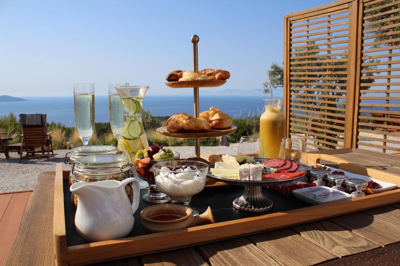 The Infinity 180 Luxury Suites Milia Екстериор снимка