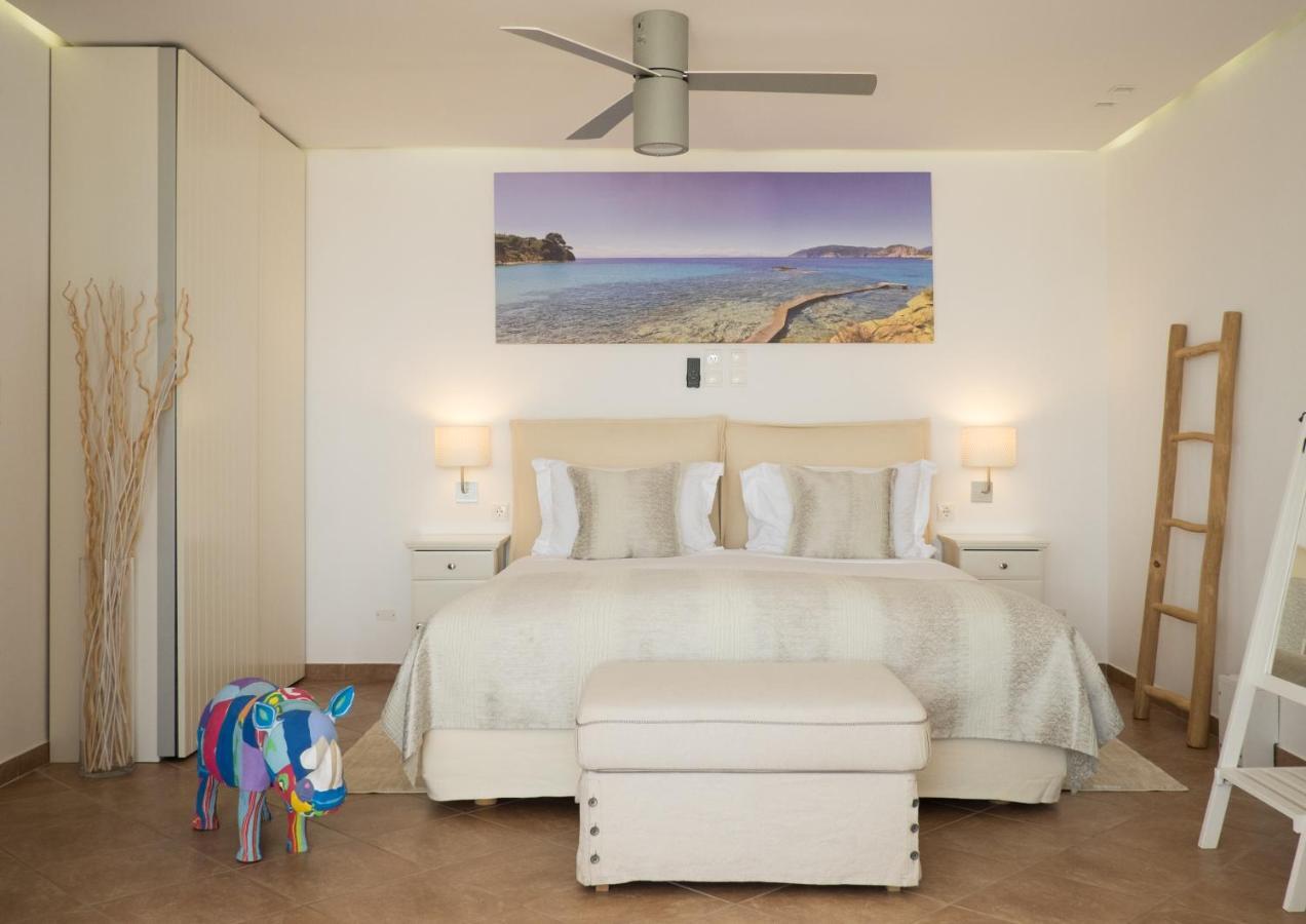 The Infinity 180 Luxury Suites Milia Екстериор снимка