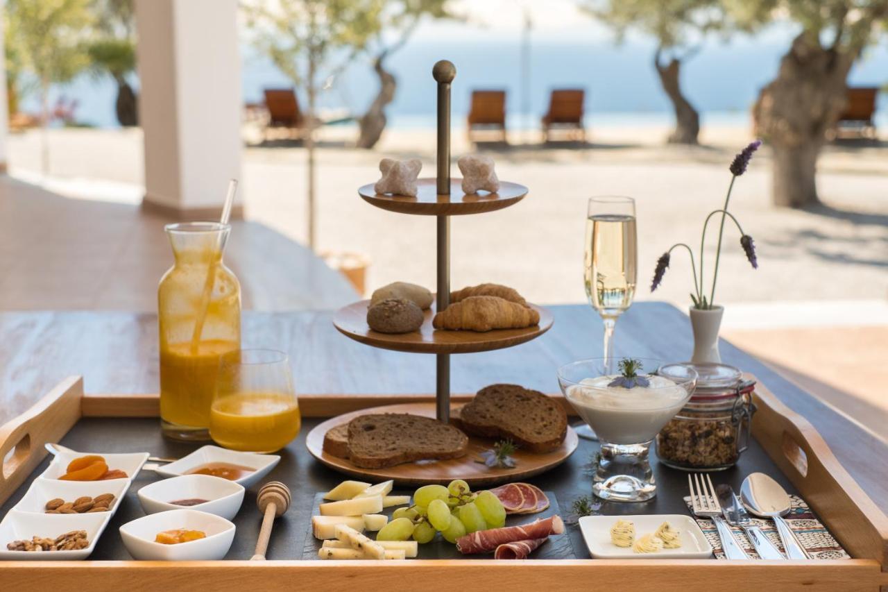 The Infinity 180 Luxury Suites Milia Екстериор снимка